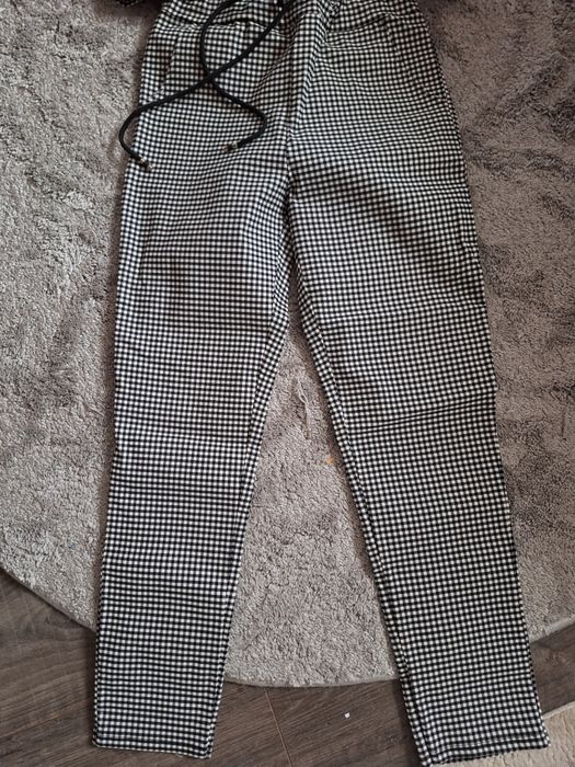 Garnitur damski w pepitke w rozmiarze M