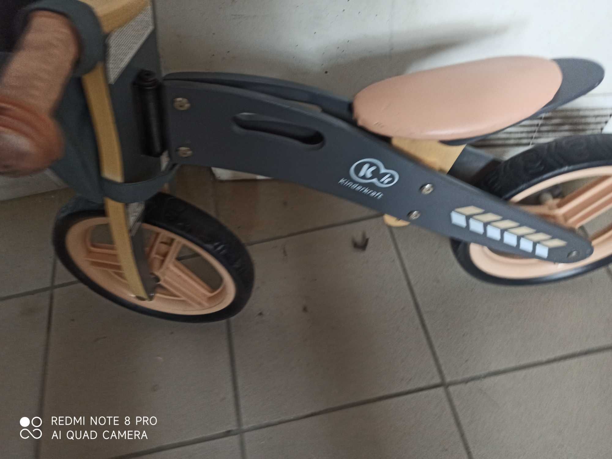 Kinder Kraft rowerek biegowy stan jak nowy, lekki drewniany.