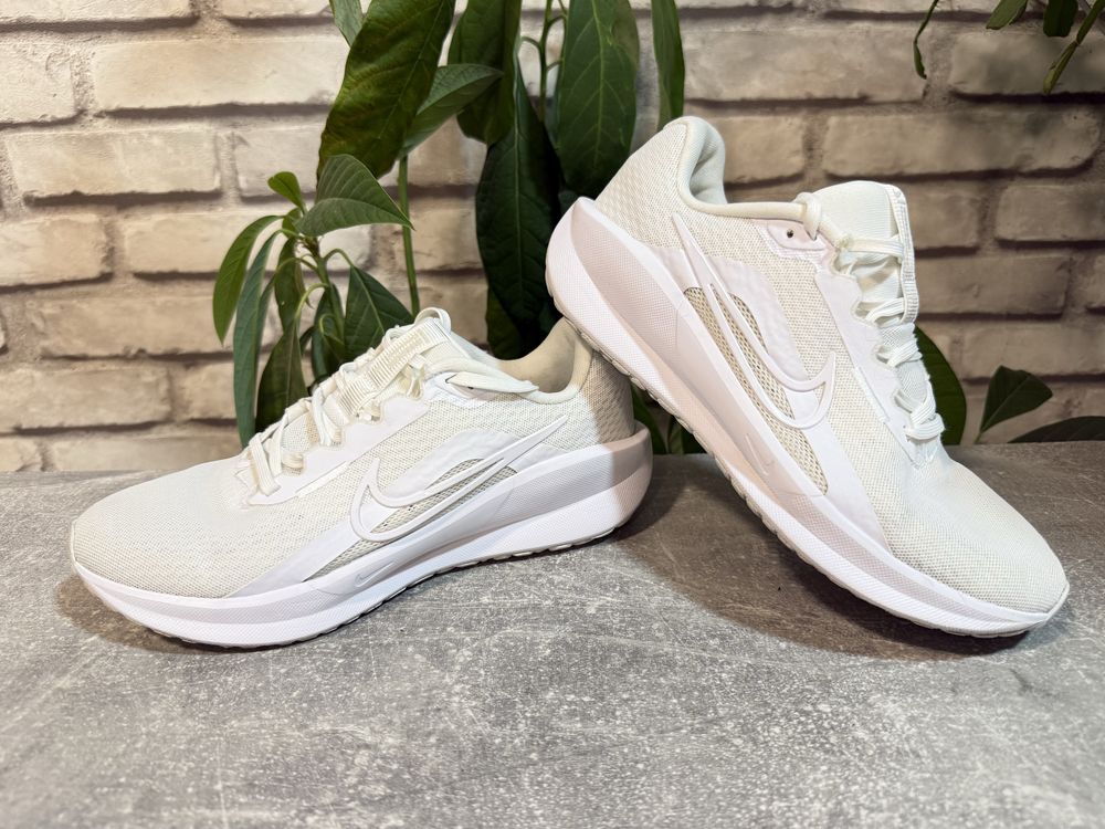 Кроссовки NIKE Downshifter 13. 40 р
