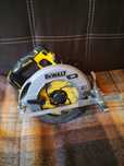 DEWALT pilarka DCS573