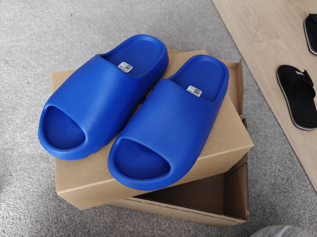 Yezzy Slide Azure 46 / 11 US