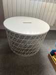Bialy stolik ikea kosz druciany duzy kvistbro
