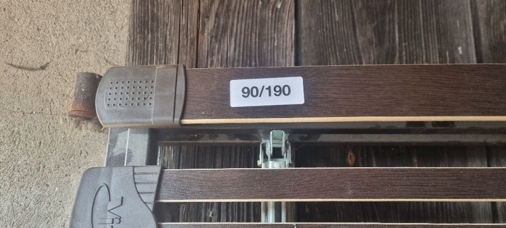 Stelaż listwowy do łóżka