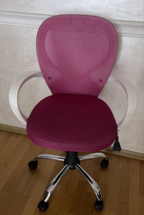 Крісло біло рожеве