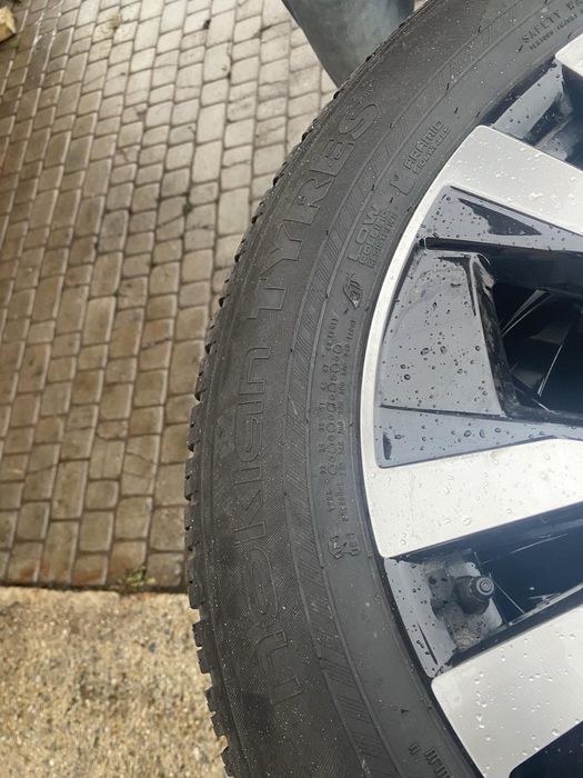 Диски з резиною 235/60/R18