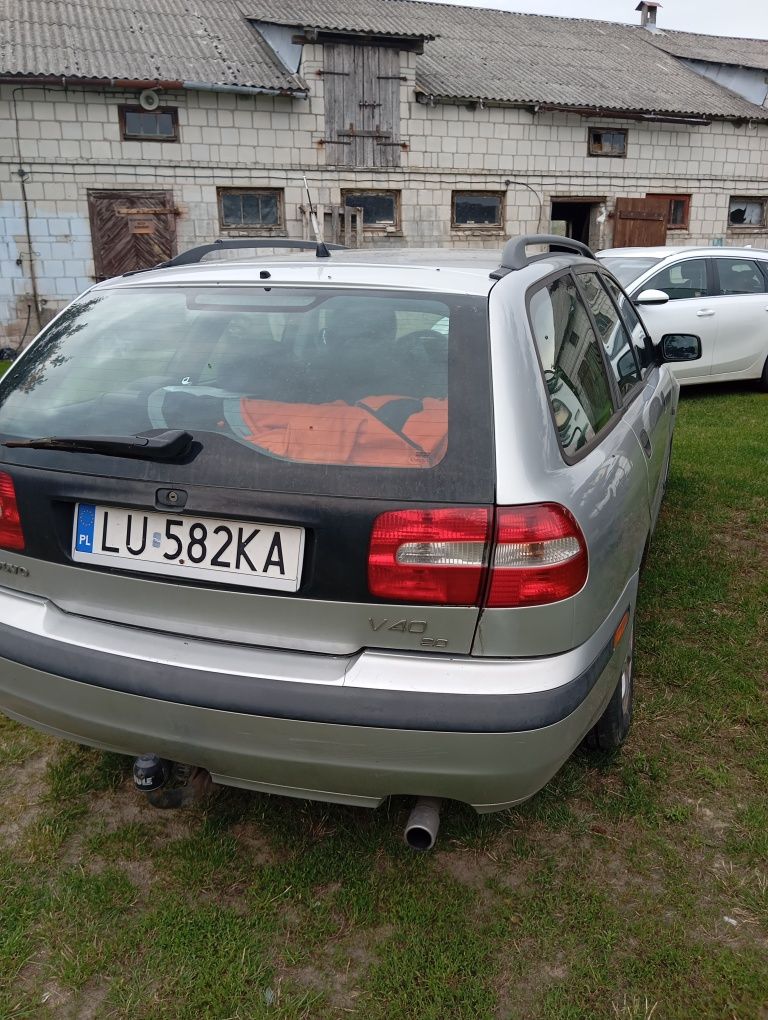 Sprzedam  auto Volvo v 40 benzyna+gaz+hak sprawny