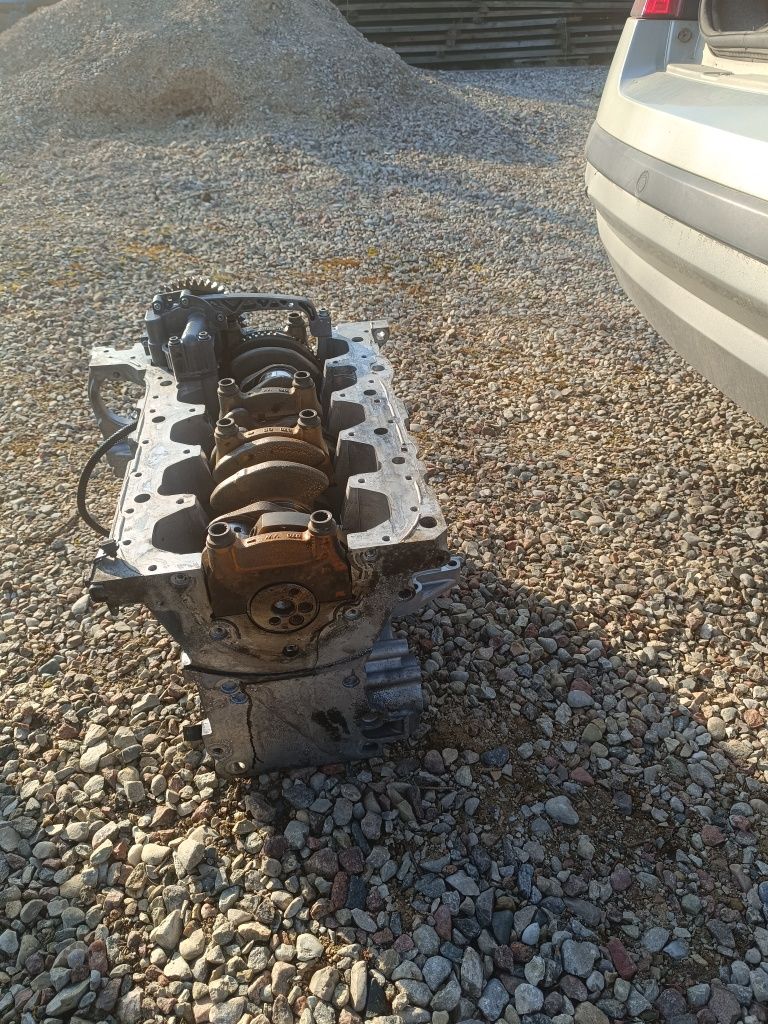 Sprzedam blok silnika VW T5 2.5 TDI AXD
