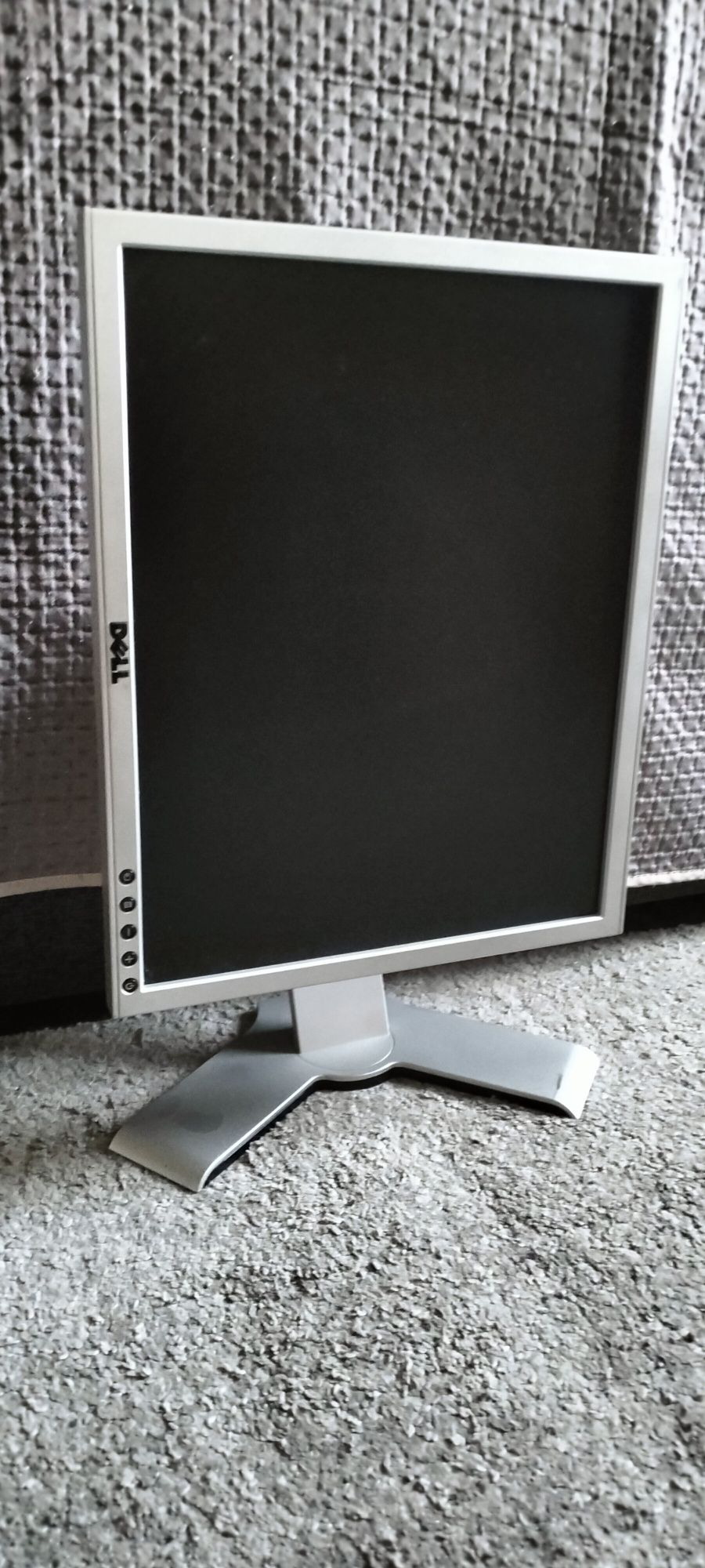 Monitor LCD 19" Dell 1907 z pivotem
