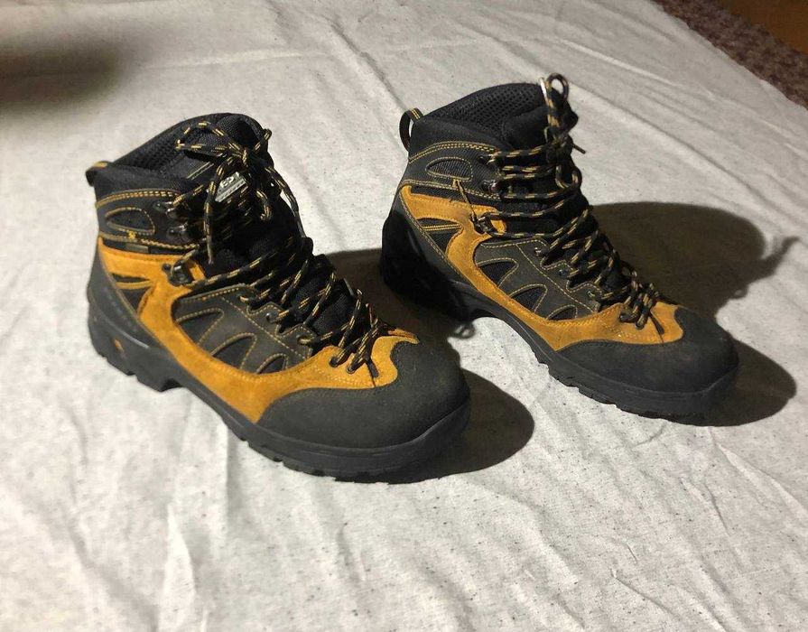 Туристичні чоботи Everest