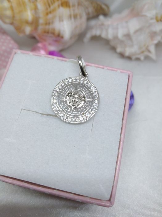 Piękny srebrny wisiorek Meduza grecki wzór, srebro 925