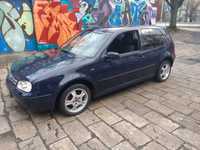 Volkswagen Golf 4 1.6  .zamienie na 5 dzwiowy.