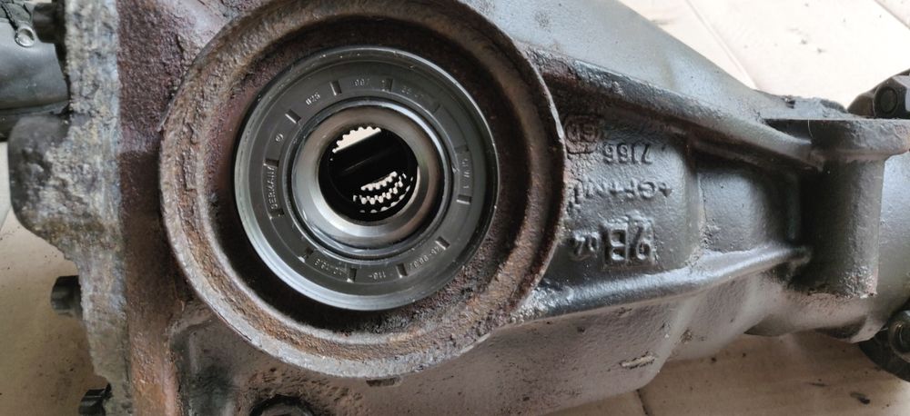 Редуктор задній передаточное 2.87,с  полуосями mercedes w 203