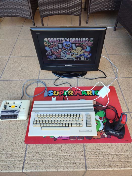 Commodore C64 kompletny zestaw gry kartridż tapecart joystick zasilacz