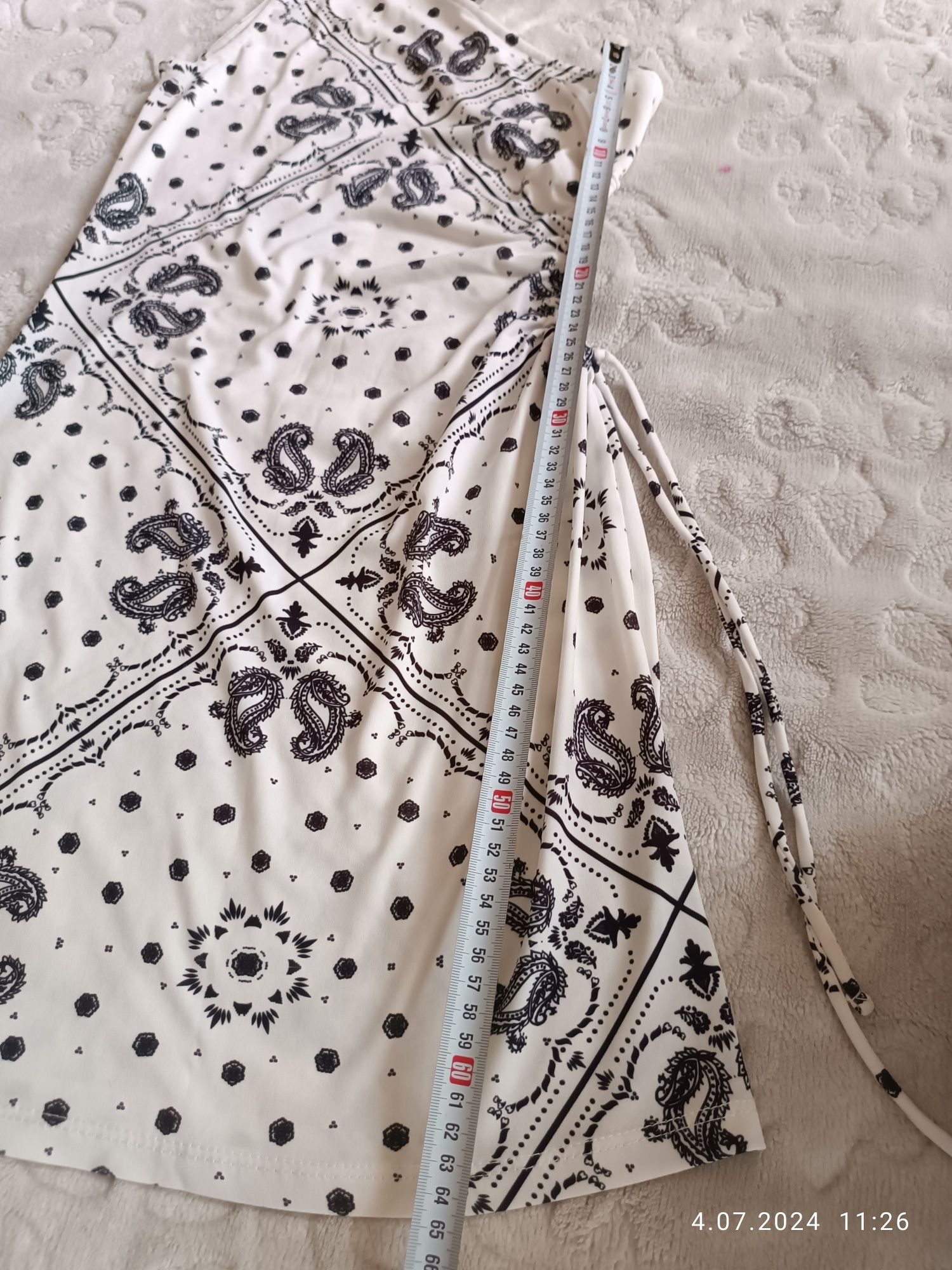 Letnia sukienka. Bershka 
Rozmiar M