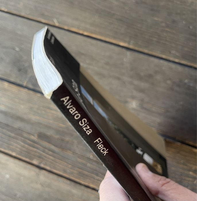 Livro Álvaro Siza ( edição inglesa ) 1995 - Livro Raro - 144 páginas.