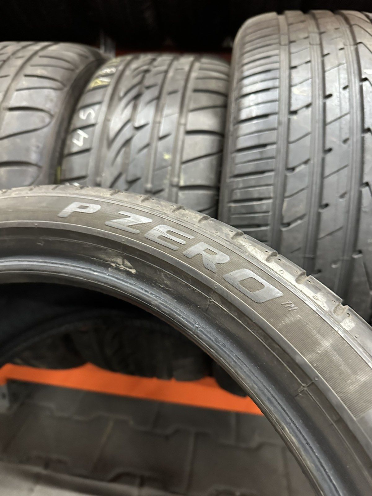 Шини Резина Літо 255/35 R19 96Y Pirelli Pzero PZ4 Run Flat