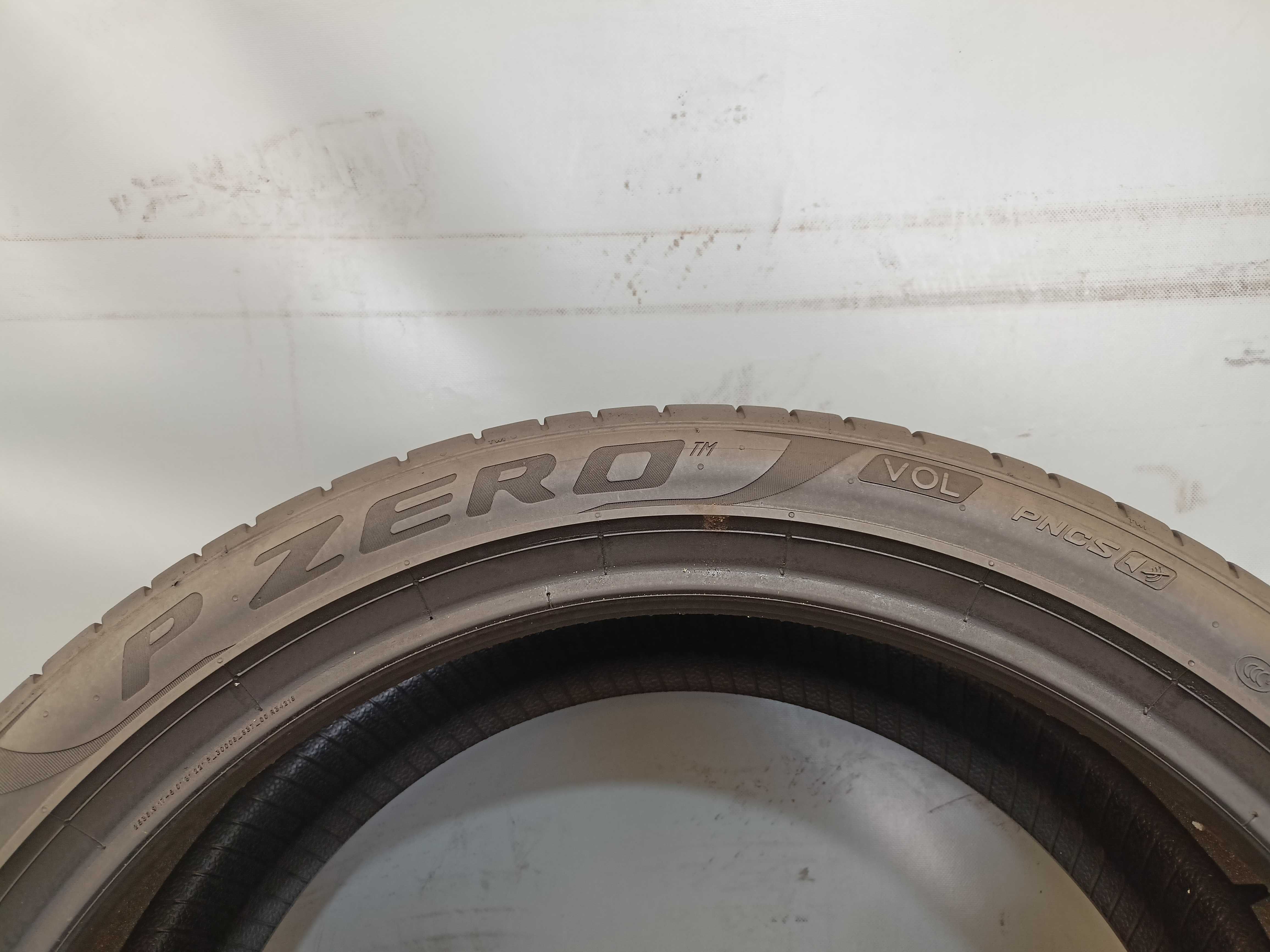Pirelli P Zero 255/40/21 2019 rok 102V 5,6mm (986)