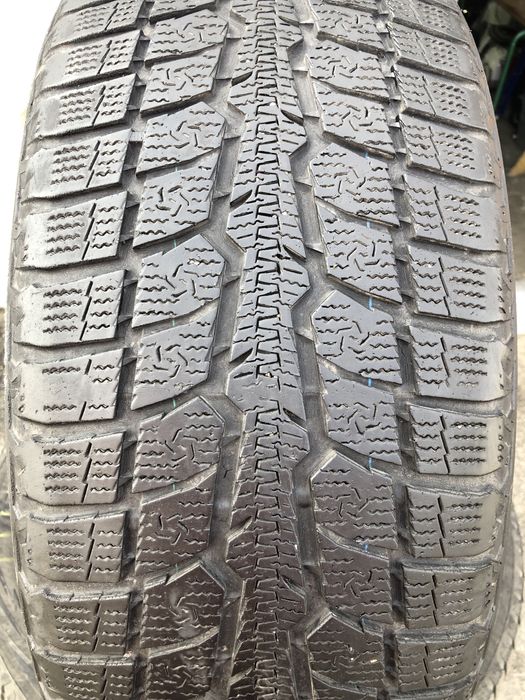 Зима TOYO 235/55 R20 102H 4шт