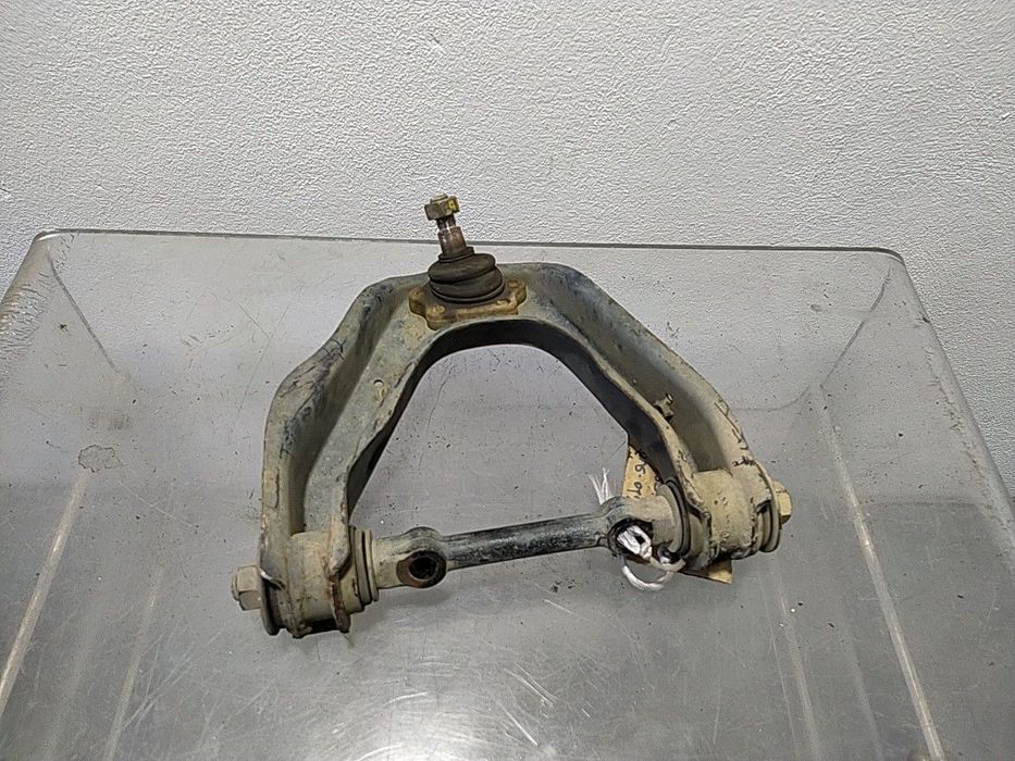 Braço Suspensão Frente Esquerdo Nissan Terrano Ii (R20)