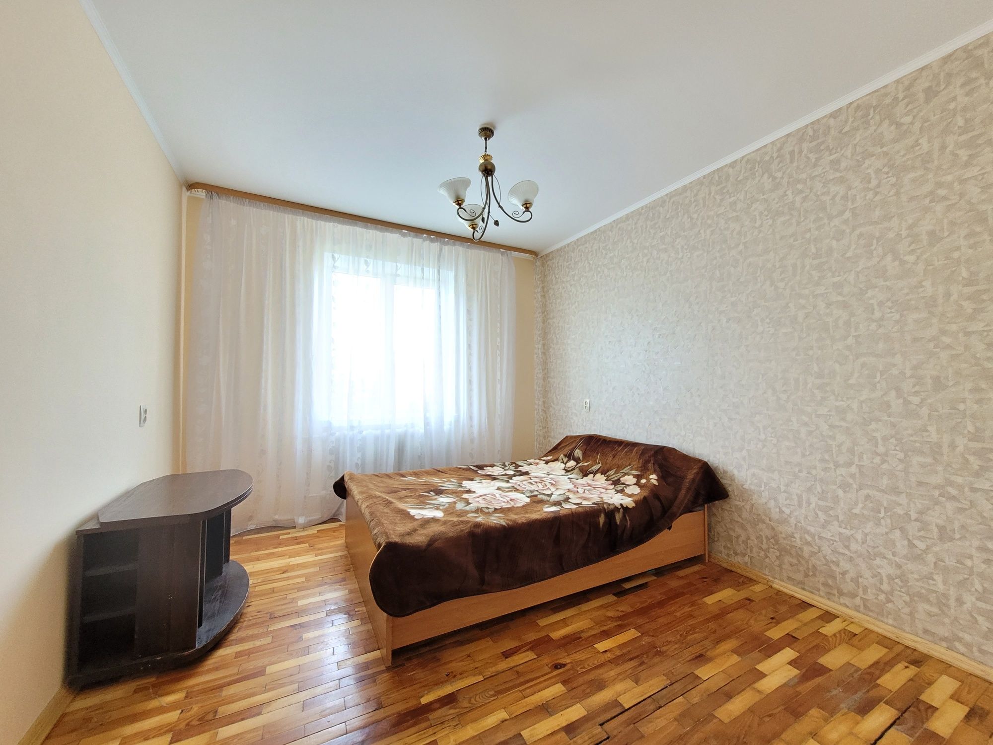 2к. Кравчука!/ЗАГС!  4/9п, 50м2, Ремонт! 12000грн + кп!