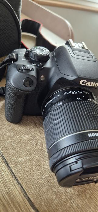 Aparat Canon EOS 700D