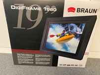 Cyfrowa Ramka na Zdjęcia 19" - Braun DigiFrame 1960