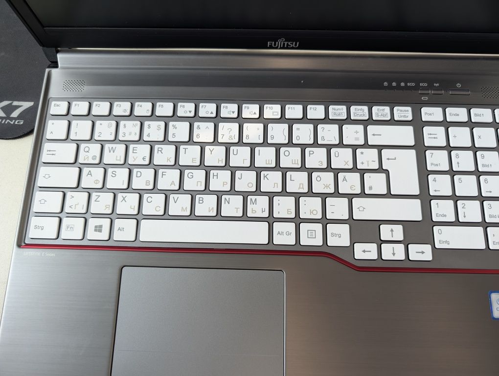 Fujitsu LIFEBOOK E756: Ваш надійний партнер у бізнесі та навчанні