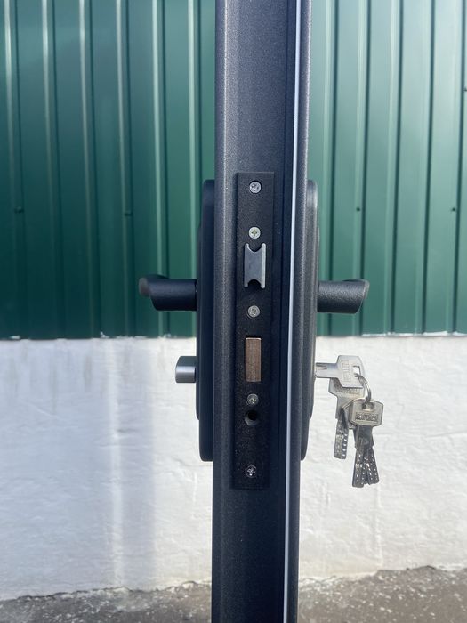 Вхідні двері металеві технічні