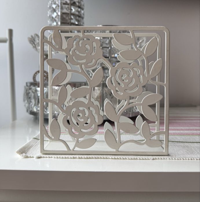 Serwetnik Ikea biały z motywem kwiatów