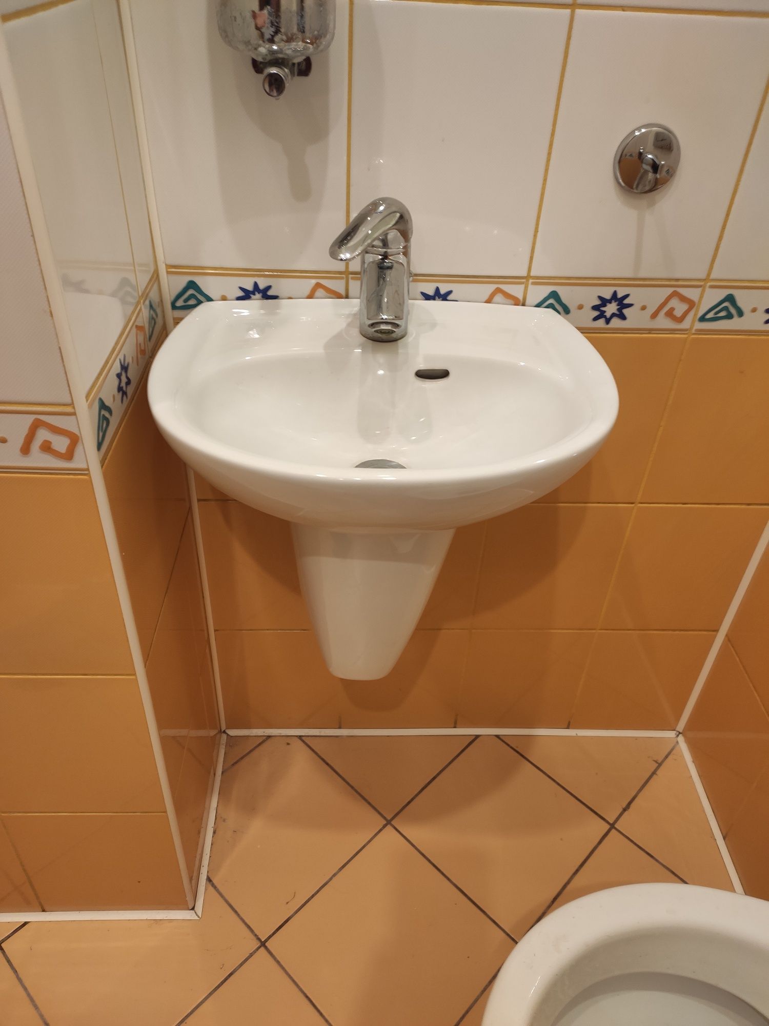 Ubikacja łazienka zestaw wc z stelażem zakóp również na części