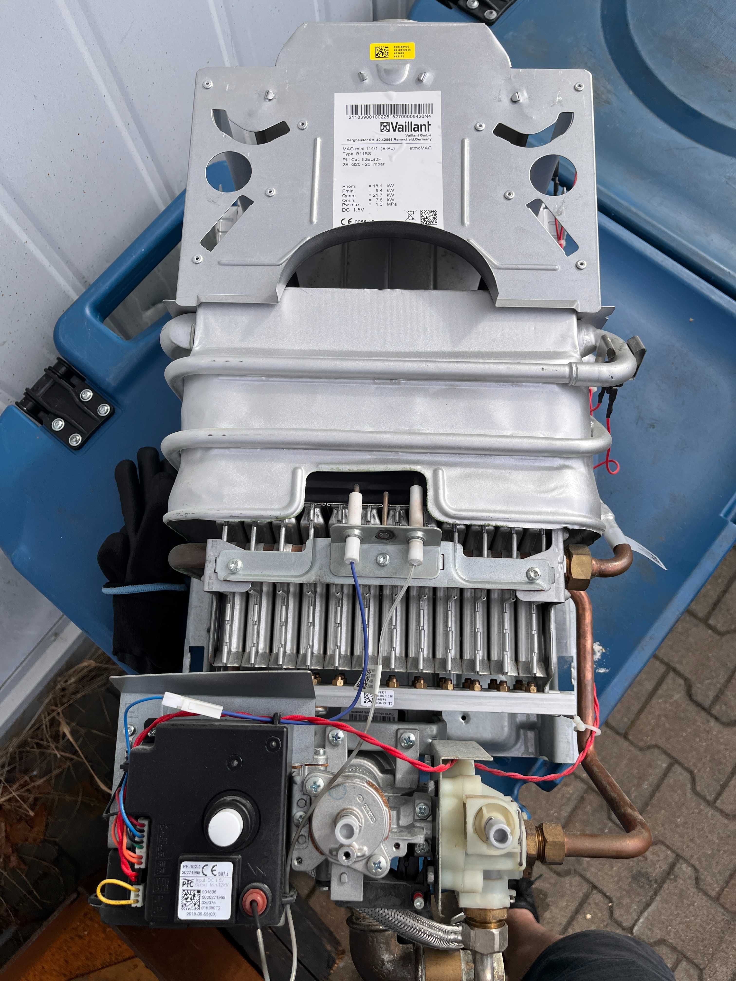 Piecyk gazowy podgrzewacz wody Vaillant Atmomag Mini 114/1 6,4-18,1kW