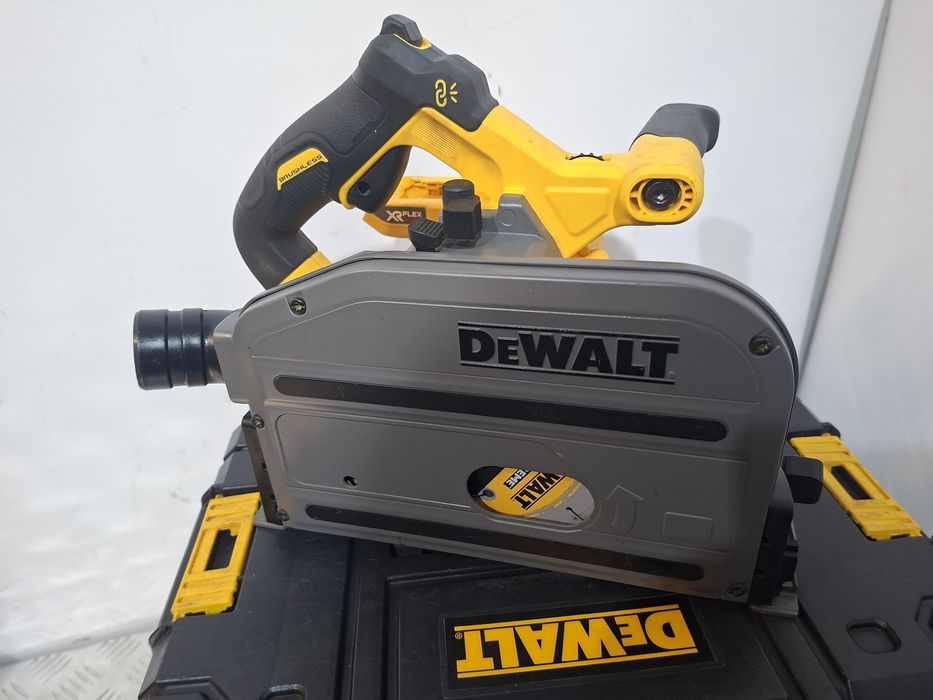 Пила дисковая погружная аккумуляторная DeWALT DCS520NT
