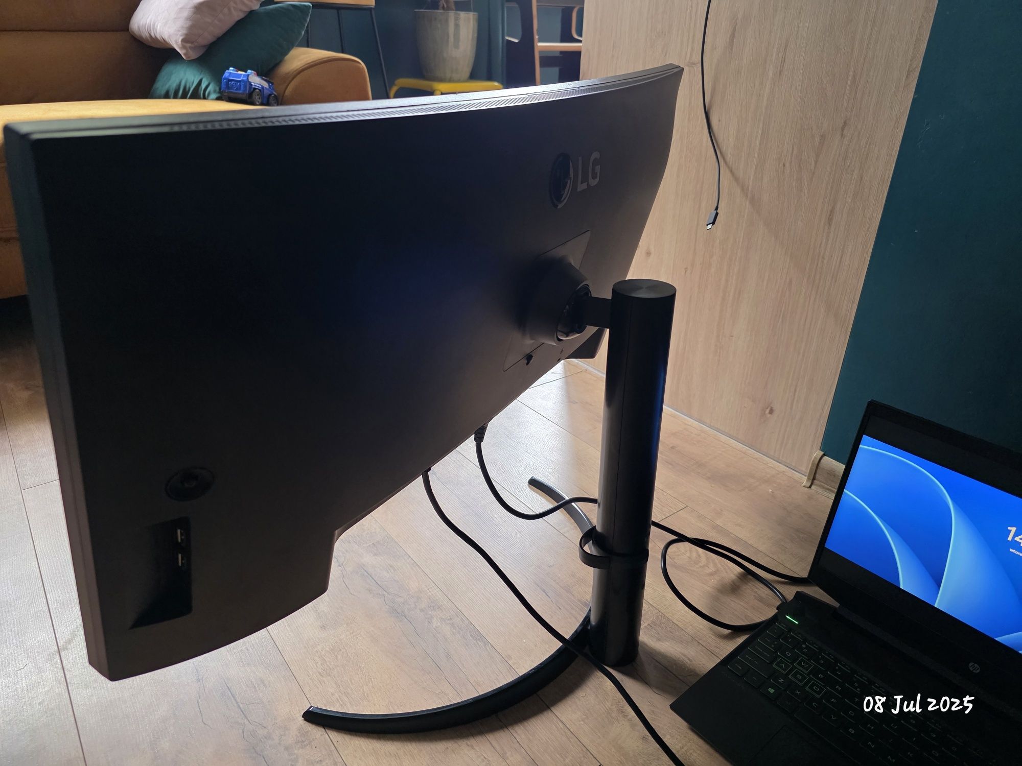 Monitor LG 34 cali ze zepsutym zakrzywionym ekranem, USB-C