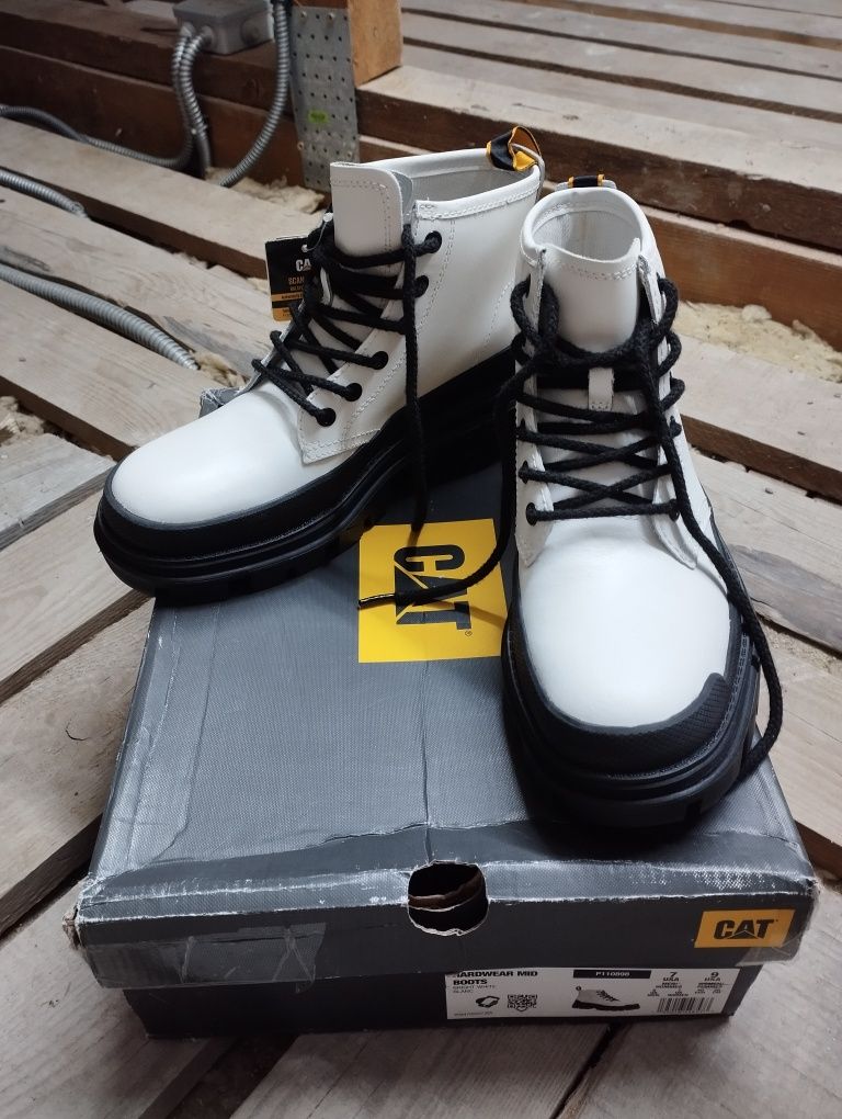 Caterpillar hardware mid boots