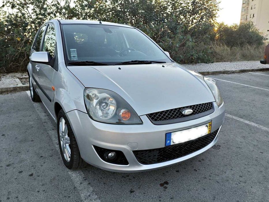 Ford Fiesta 1.2- A/C-  versão Guia