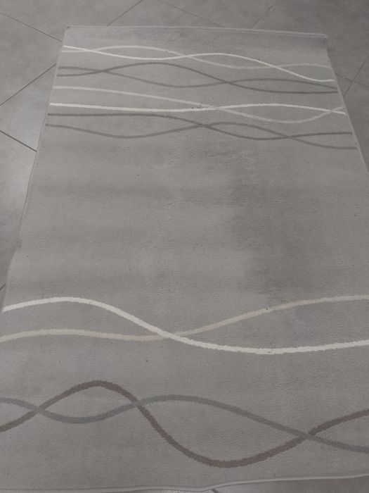 Sprzedam dywan do czyszczenia 195x135 cm.