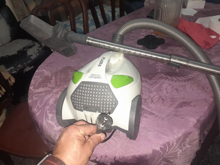 Aspirador flama estado novo 20€