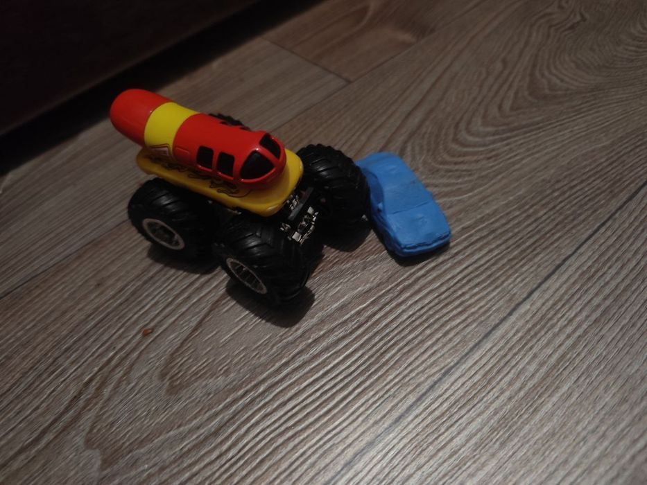 Машинка-позашляховик Hot Wheels Monster Trucks