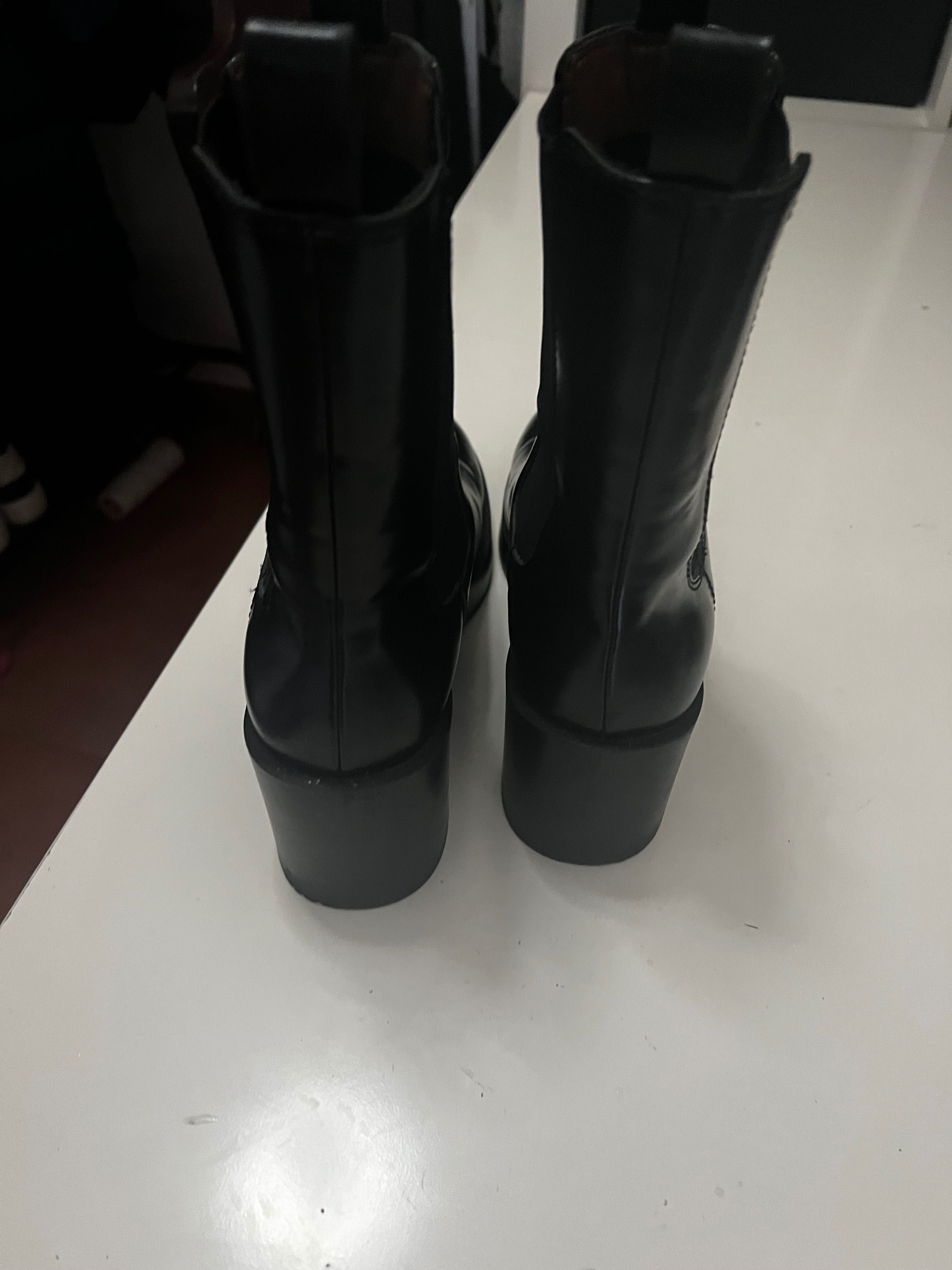 Bota H&M usada 1 vez ficou apertada 40