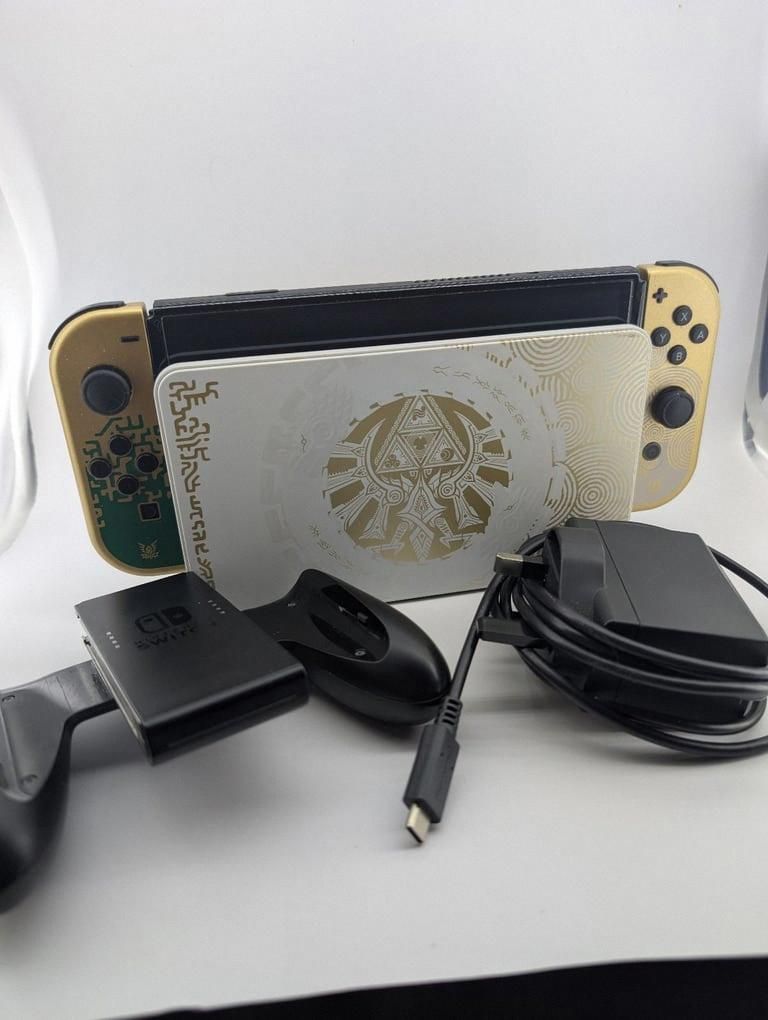 Nintendo Switch OLED - Edycja Tears of the Kingdom z dodatkami