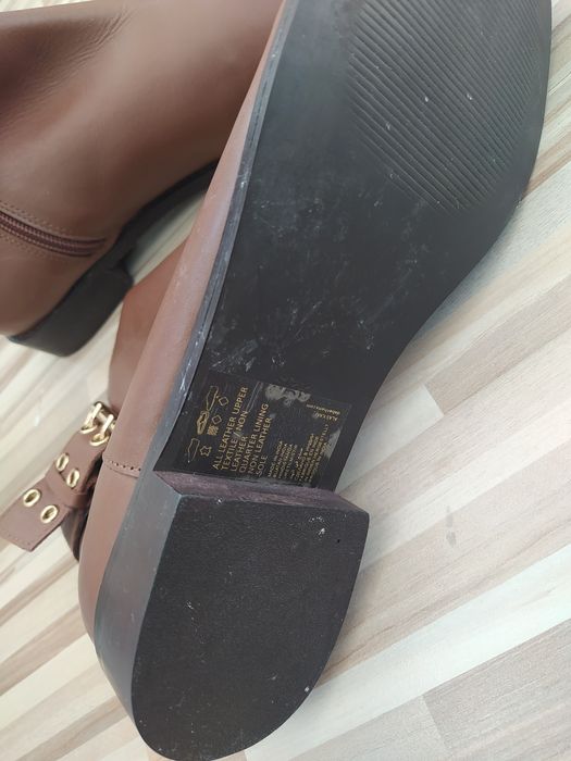 Шкіряні нові черевики 39р.