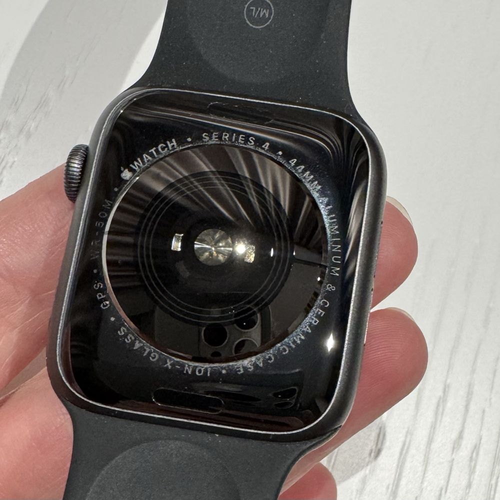 Apple Watch Series 4 44mm Space Gray