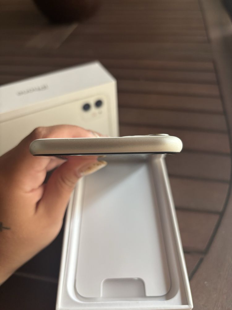 iPhone 11 128GB BRANCO