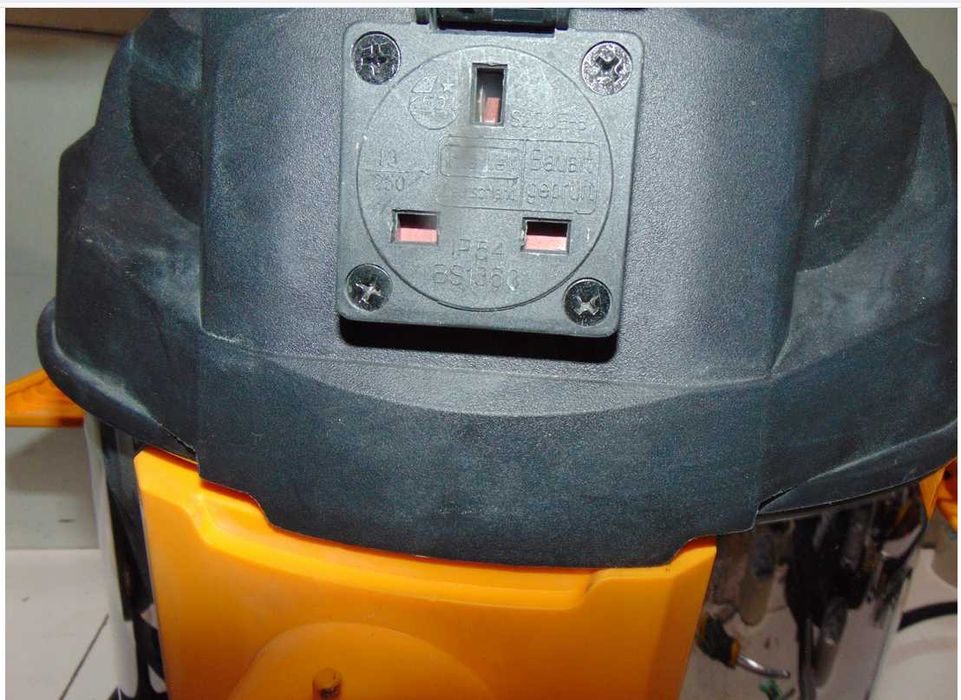 Odkurzacz przemysłowy Titan 1400 W