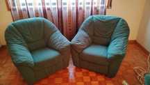 Duas poltronas verdes