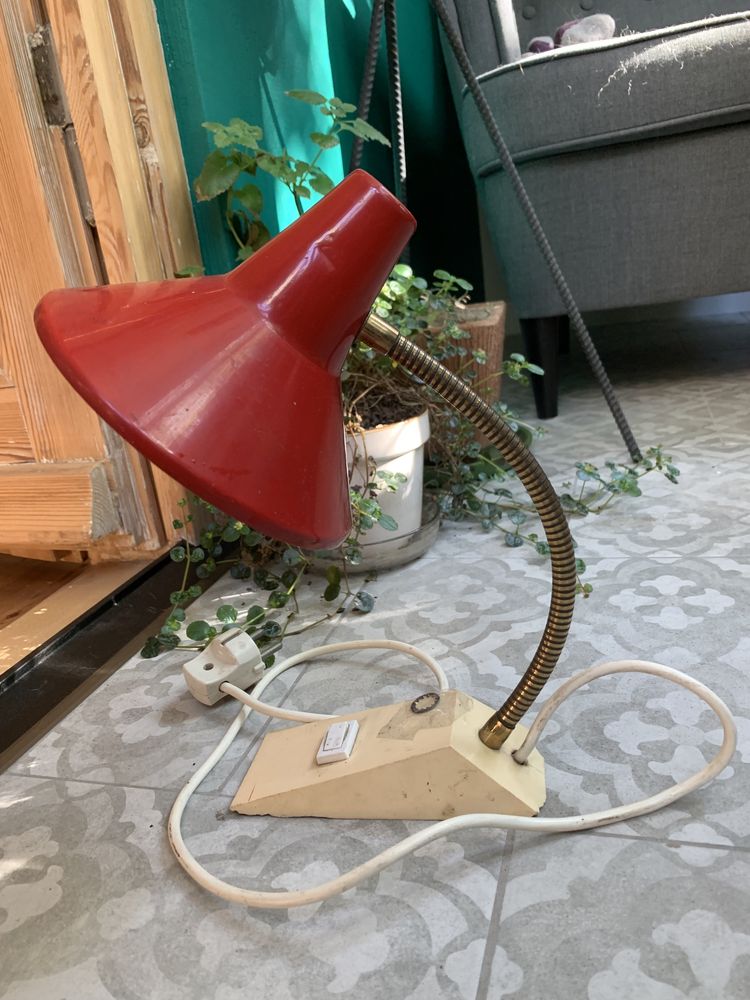 Stara lampka lampa stołowa prl lata 60 vintage czerwona biurkowa