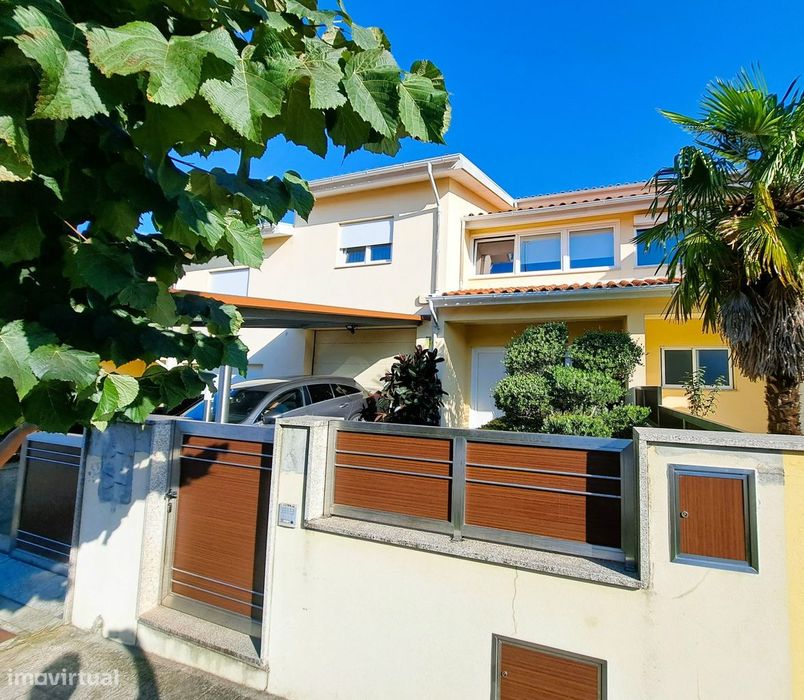 Moradia T3 Mobilada e Equipada