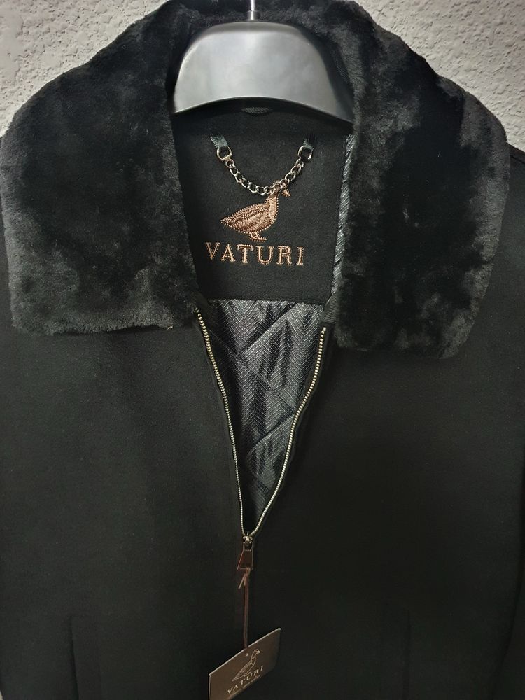 Розпродаж! Кашемірова куртка Vaturi. Чорний колір. Комір знімаєтся.