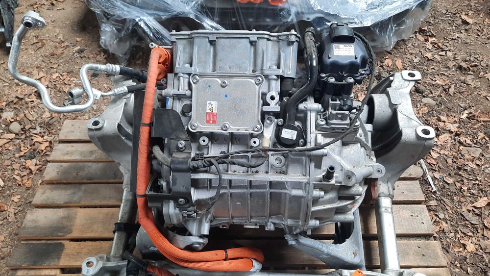 Піввісь привідний вал AUDI E Tron 55 2021р 20т.км Європа