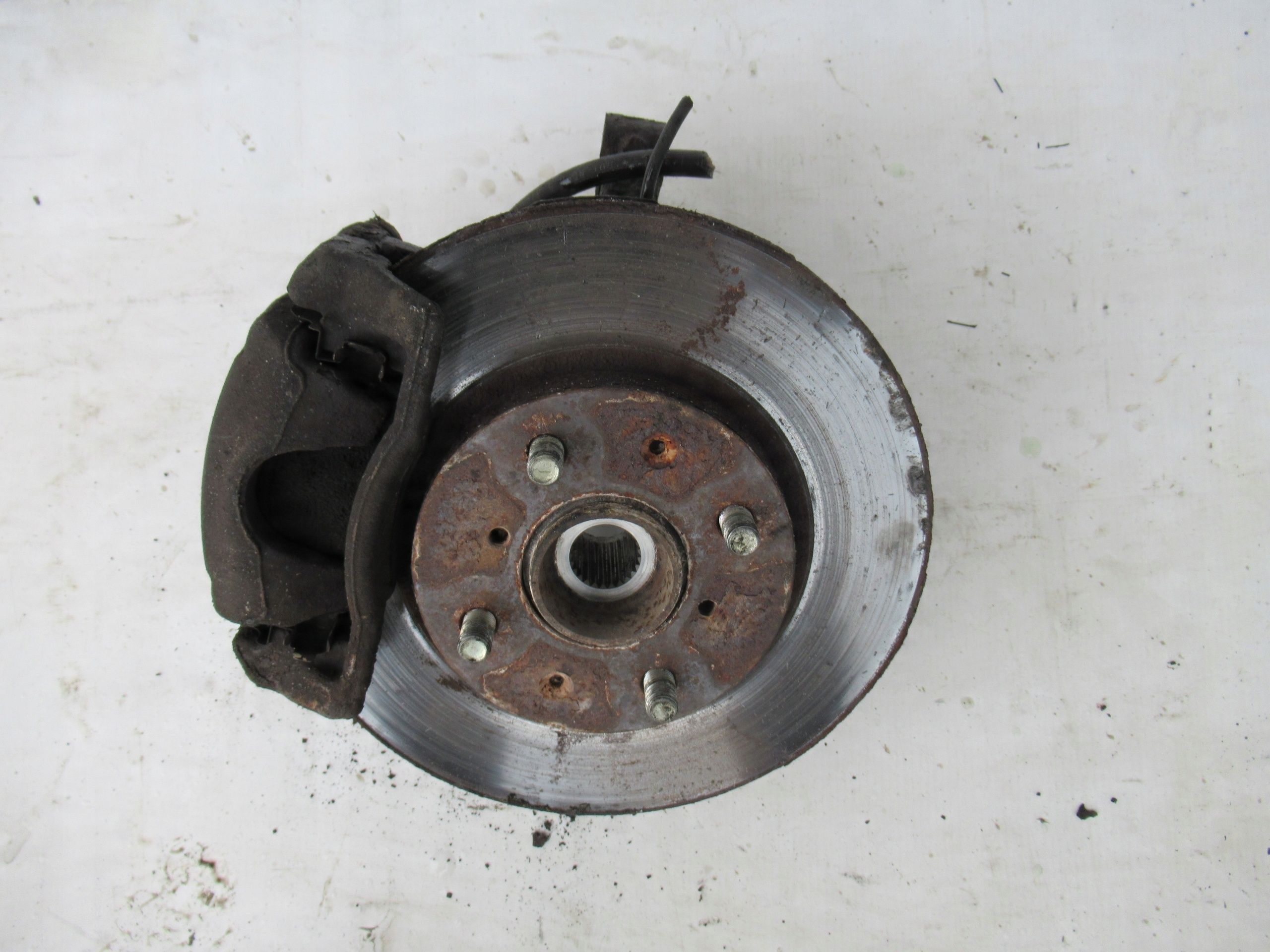Zwrotnica lewa Suzuki Swift 1.3 16V MK6 4x4